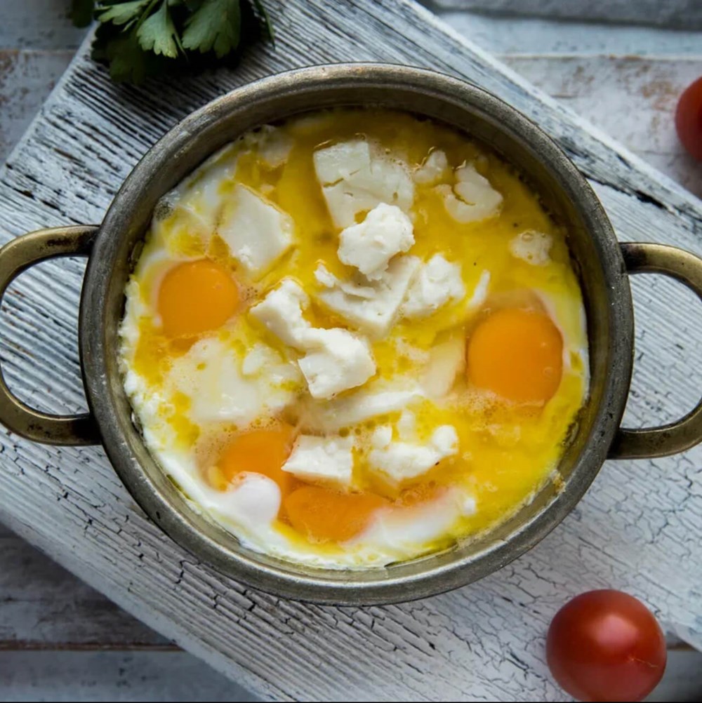 BEYAZ PEYNİRLİ YUMURTA