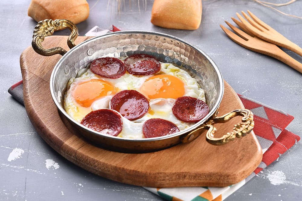 EGG WITH TURKISH SAUSAGE