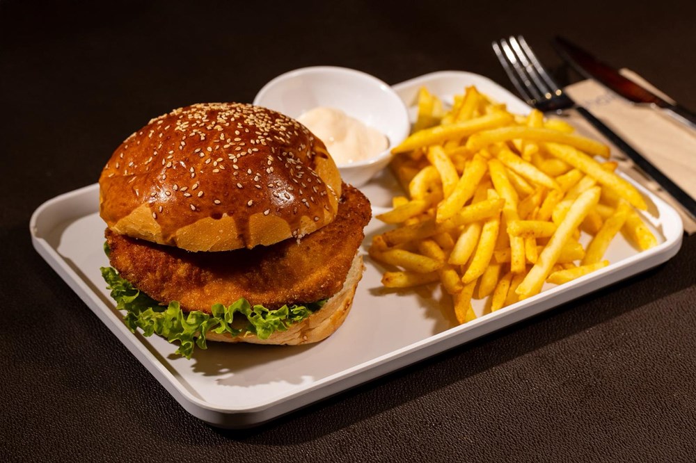 PANELENMİŞ TAVUK BURGER