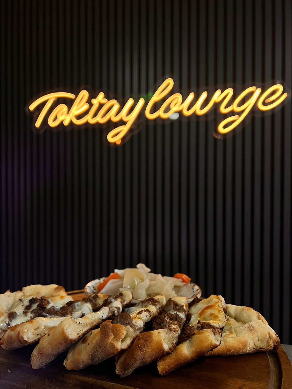 Kavurmalı Kaşarlı Pide