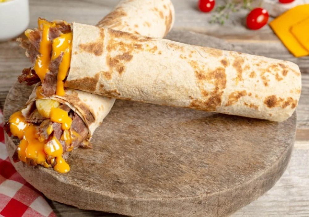 CHEDDAR BEEF WRAP