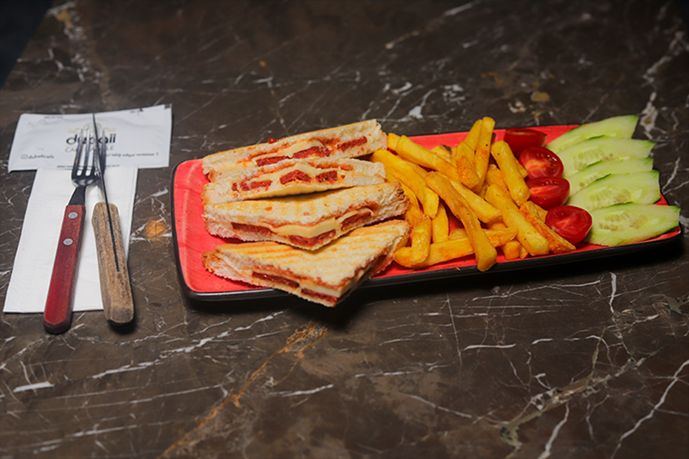 SUCUKLU KAŞARLI TOST