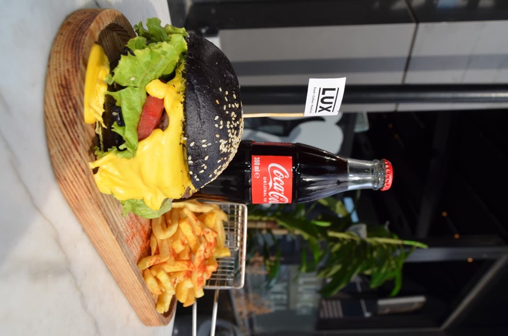 BLACK LUX CHEESE BURGER MENÜ