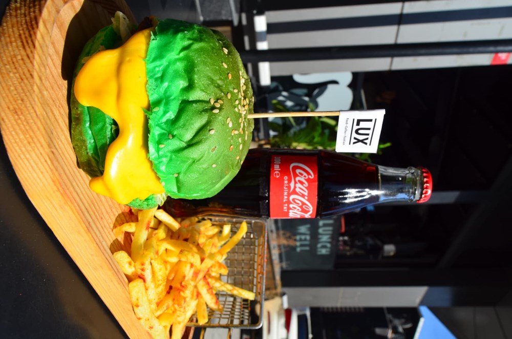 GREEN LUX CHEESE BURGER MENÜ