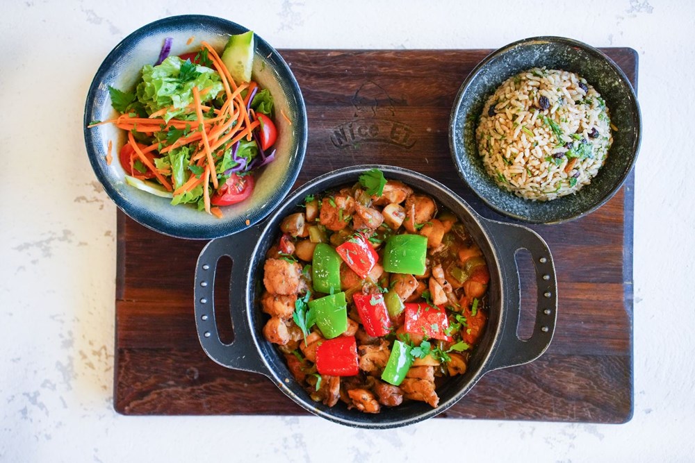 SEBZELİ TAVUK GÜVEÇ (YENİ)