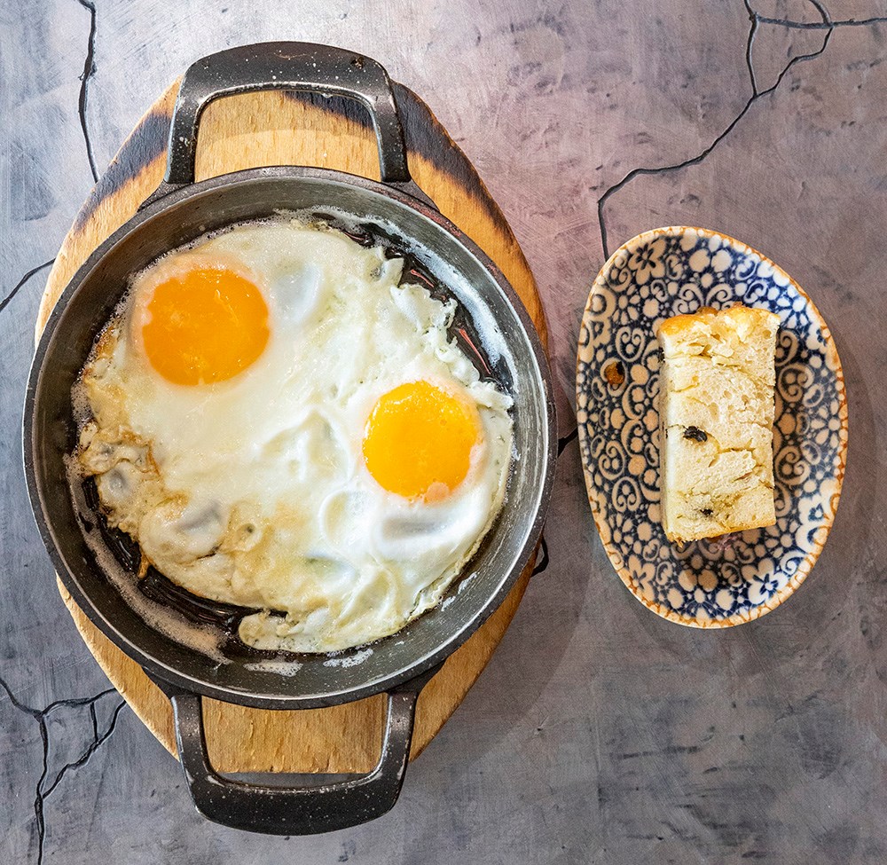 SAHANDA TEREYAĞLI YUMURTA