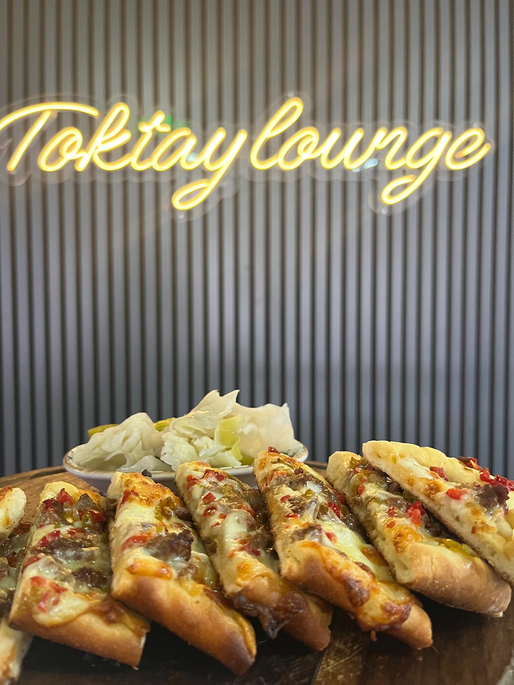 Kuşbaşı kaşar Pide