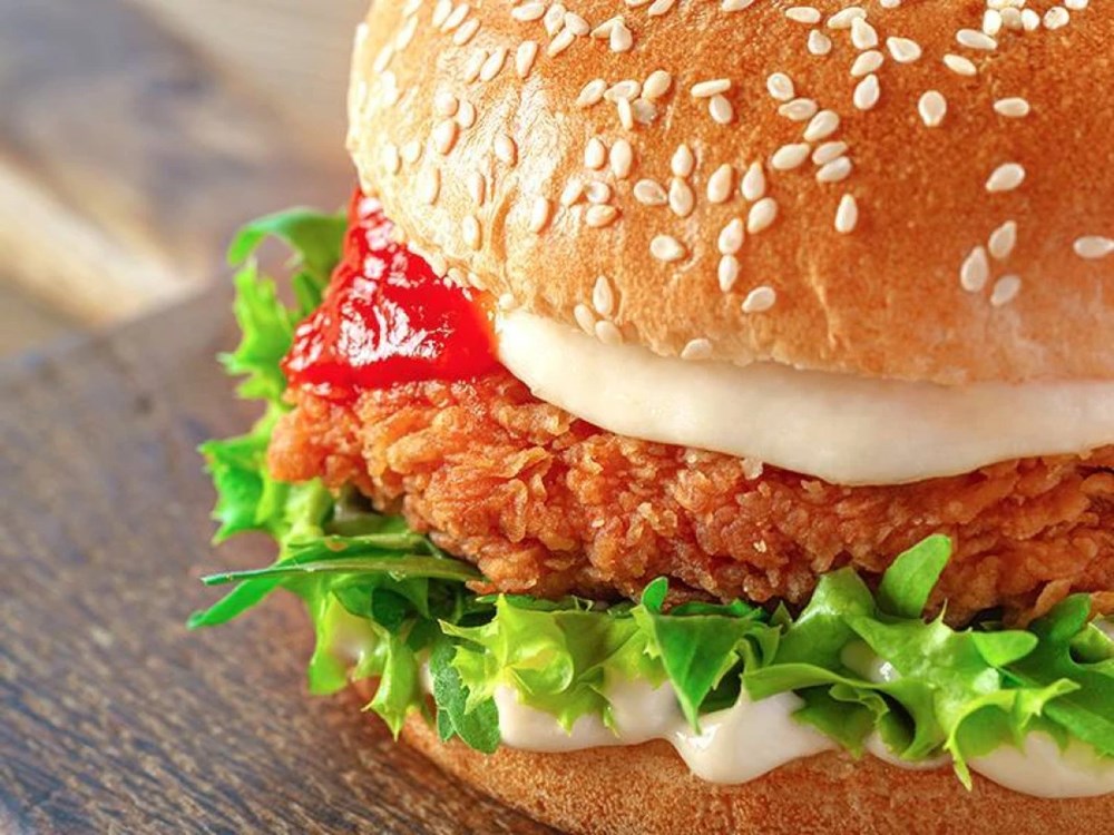 CHICKEN BURGER