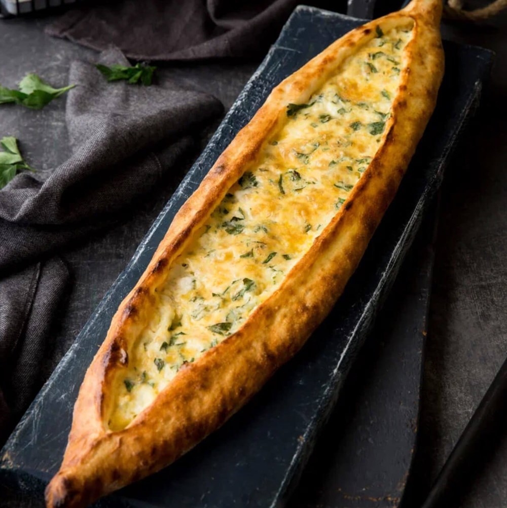 BEYAZ PEYNİRLİ PİDE