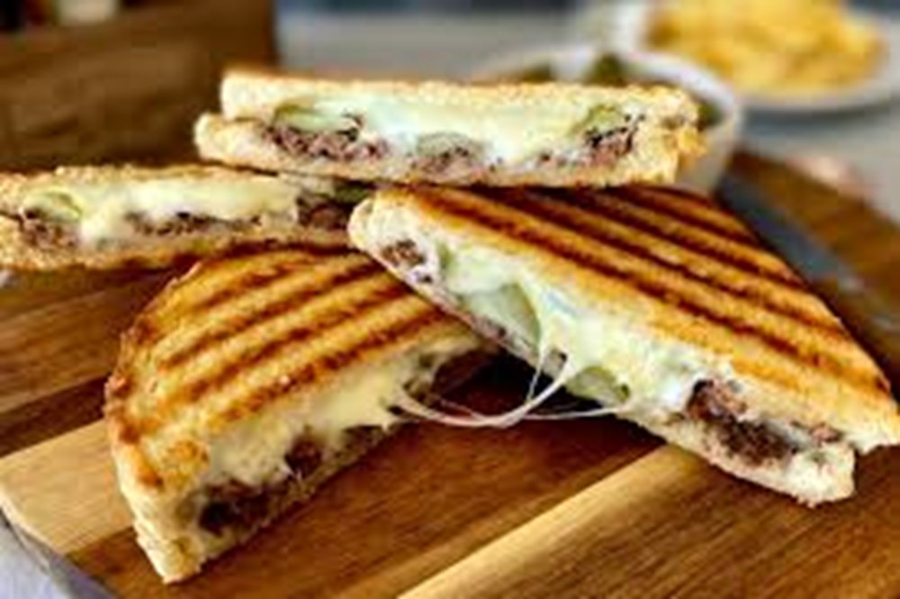 KAVURMALI KAŞARLI TOST