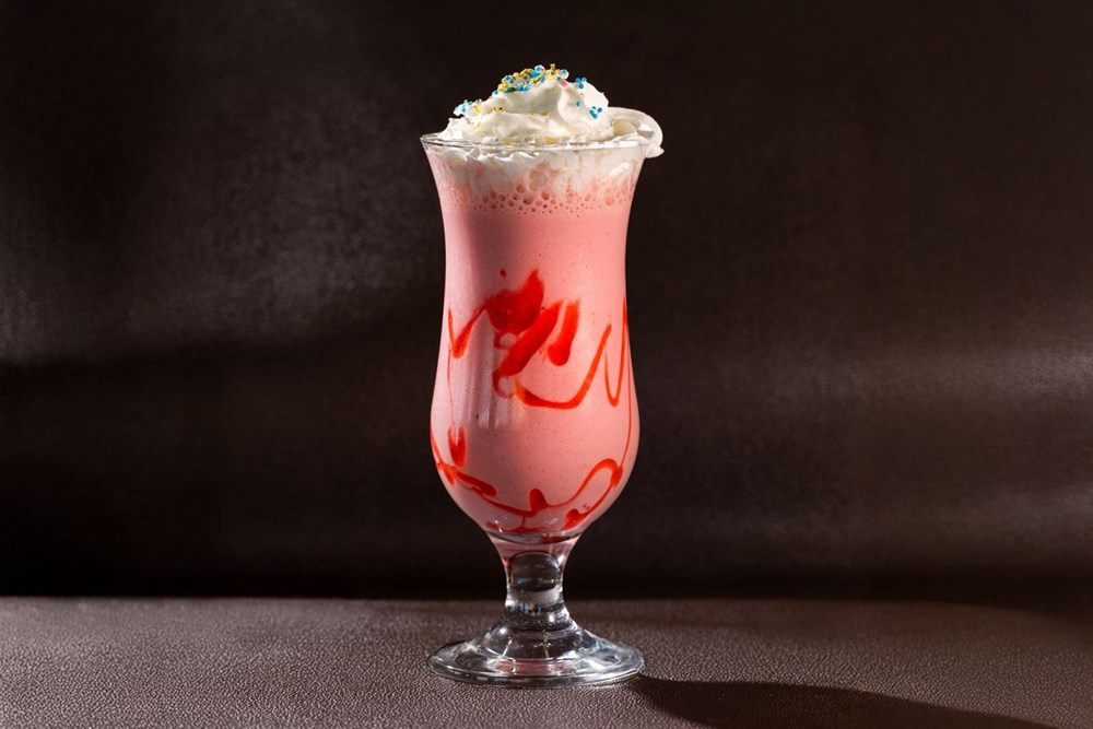 ÇİLEKLİ MILKSHAKE