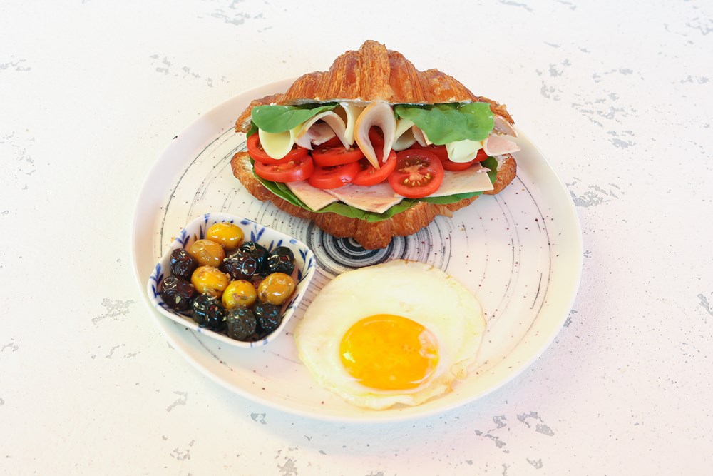 LÜTENİTSA POŞE KRUVASAN