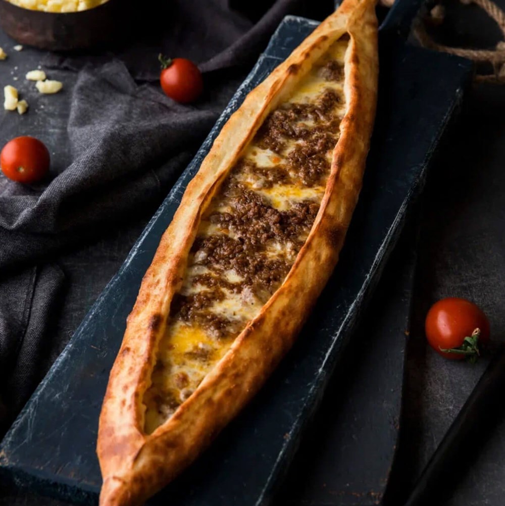 KIYMALI PEYNİRLİ PİDE