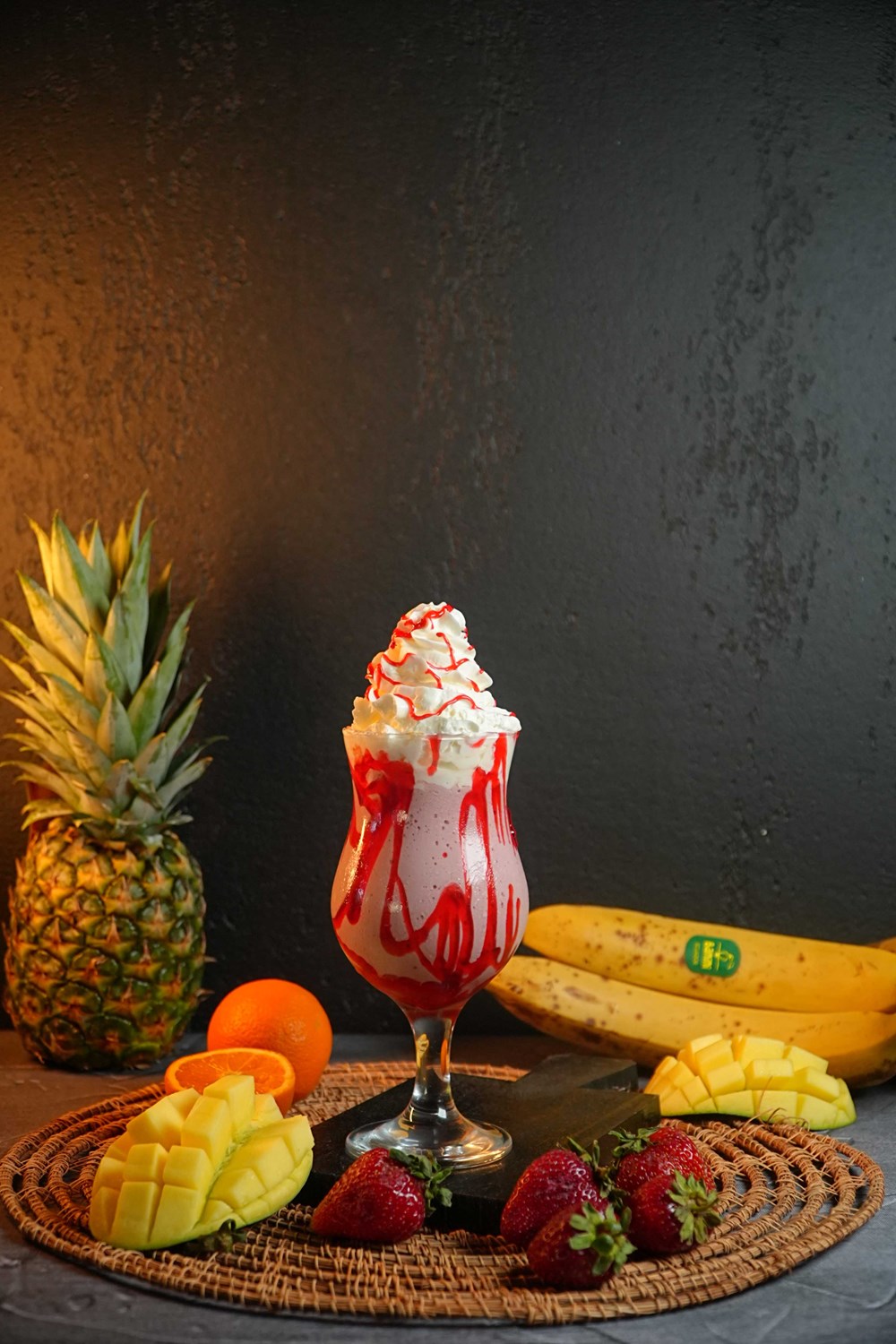 ÇİLEKLİ MILKSHAKE