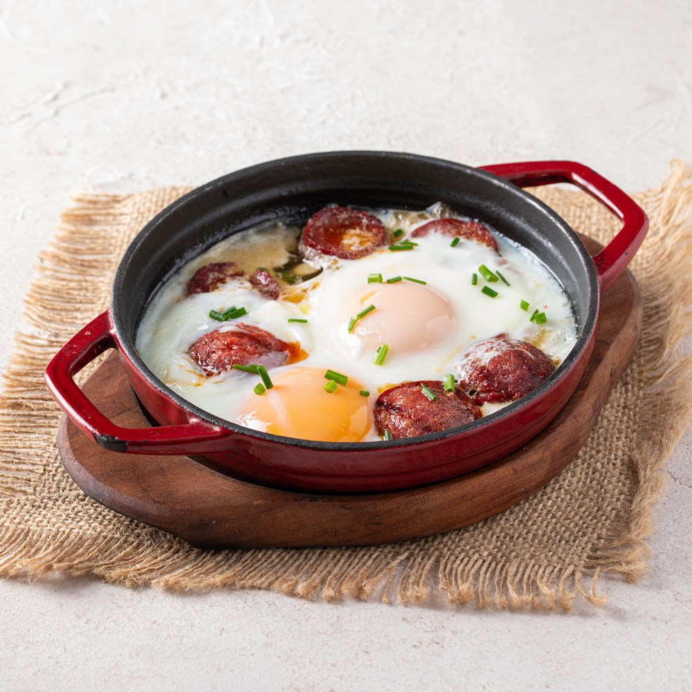 Sahanda Sucuklu Yumurta