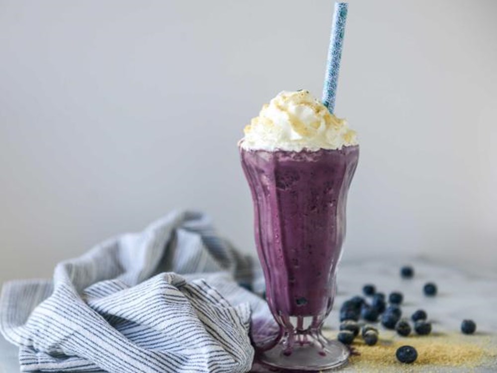 Kara Orman Meyveli Milkshake