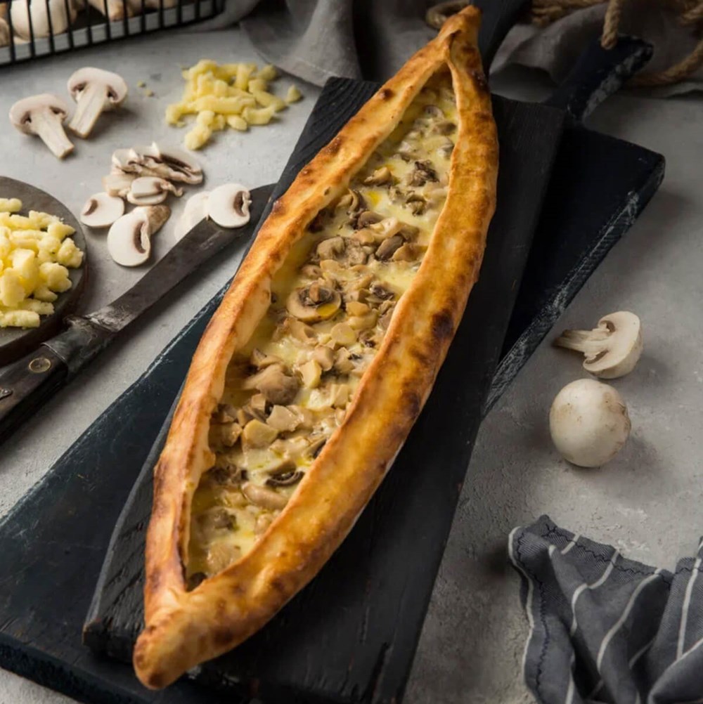 MANTARLI PEYNİRLİ PİDE