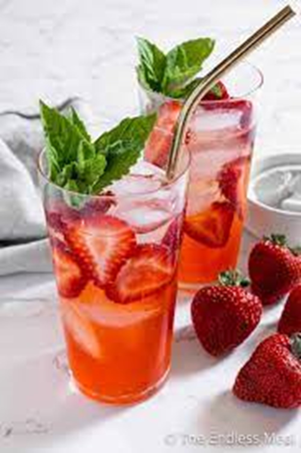 STRAWBERY  MOJITO