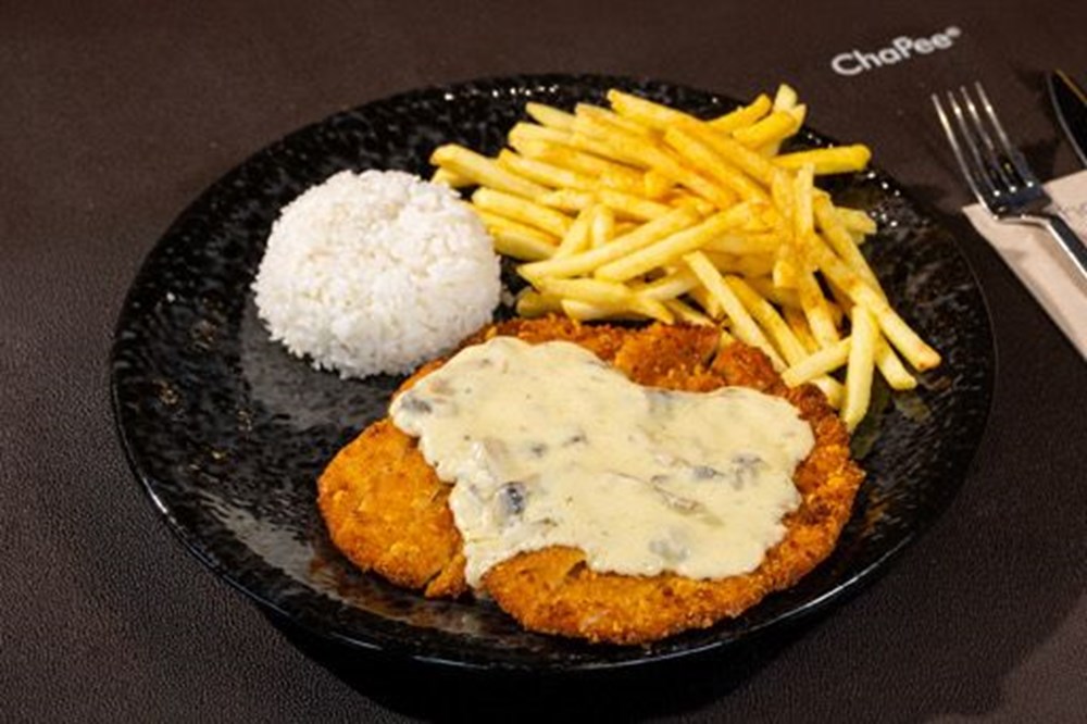 MANTAR SOSLU TAVUK SCHNITZEL