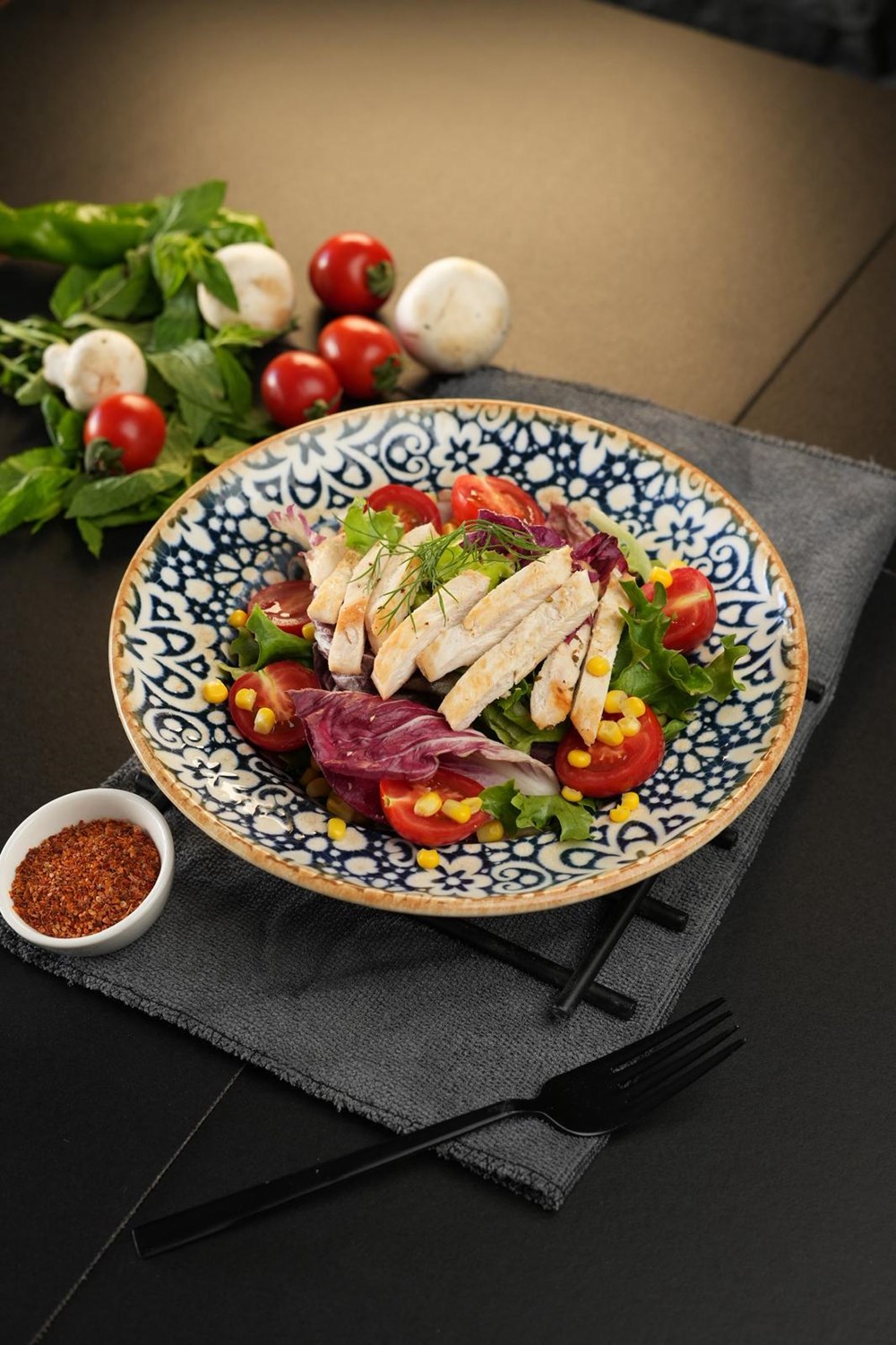 IZGARA TAVUKLU SALATA