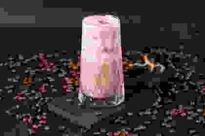 ICE STRAWBERRY CHAI TEA LATTE